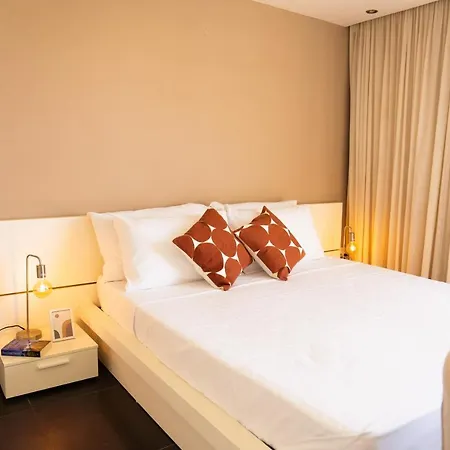 Seafront With Stunning Terrace - Sliema, Malta * סליאמה