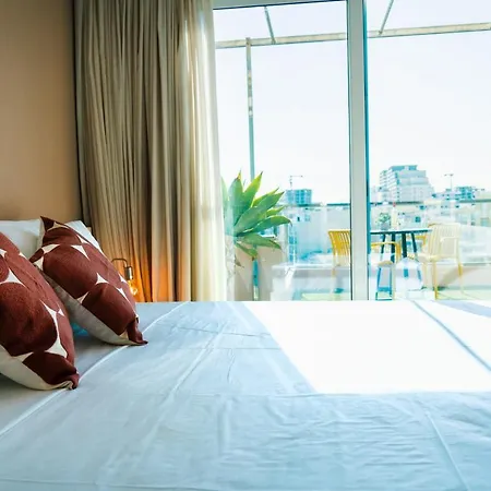 Seafront With Stunning Terrace - Sliema, Malta * Слима