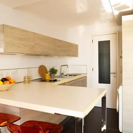 Seafront With Stunning Terrace - Sliema, Malta Daire *