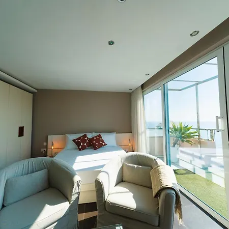 Апартаменты Seafront With Stunning Terrace - Sliema, Malta Слима