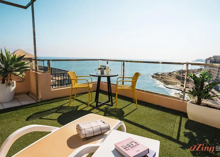 Apartment Seafront With Stunning Terrace - Sliema, Malta