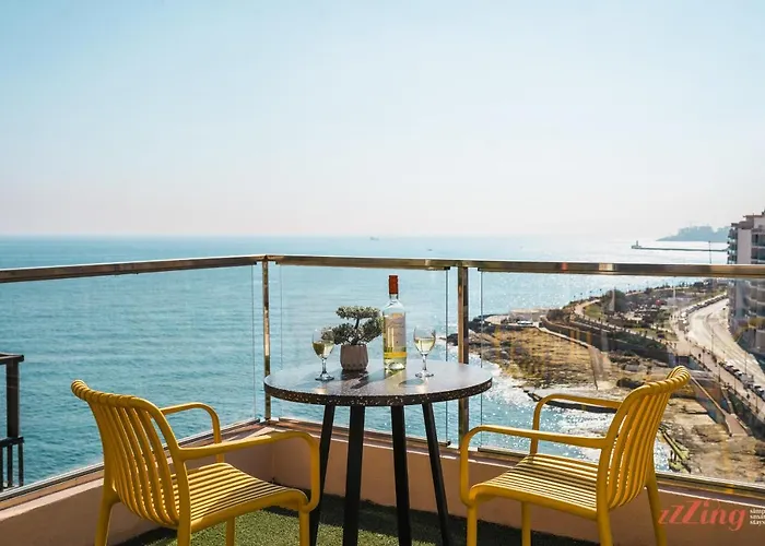Seafront With Stunning Terrace - Sliema, Malta Apartamento