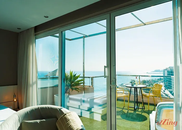 Seafront With Stunning Terrace - Sliema, Malta *