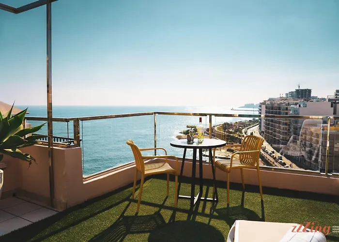 Apartment Seafront With Stunning Terrace - Sliema, Malta