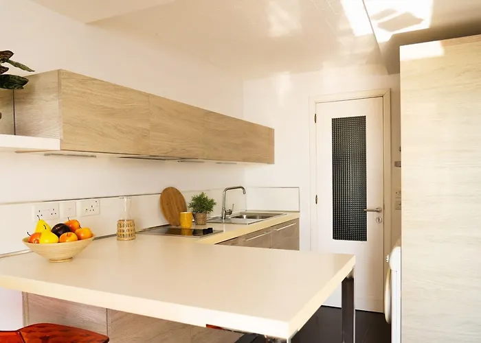 Seafront With Stunning Terrace - Sliema, Malta アパート *